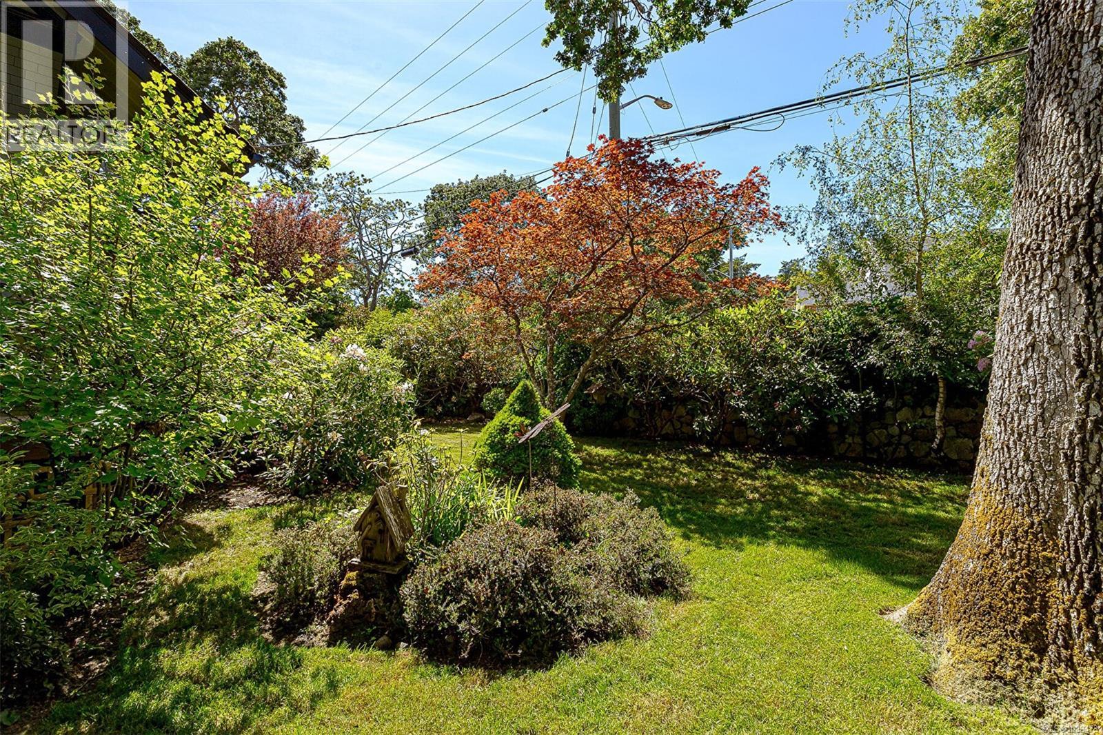  875 Richmond Avenue, Victoria