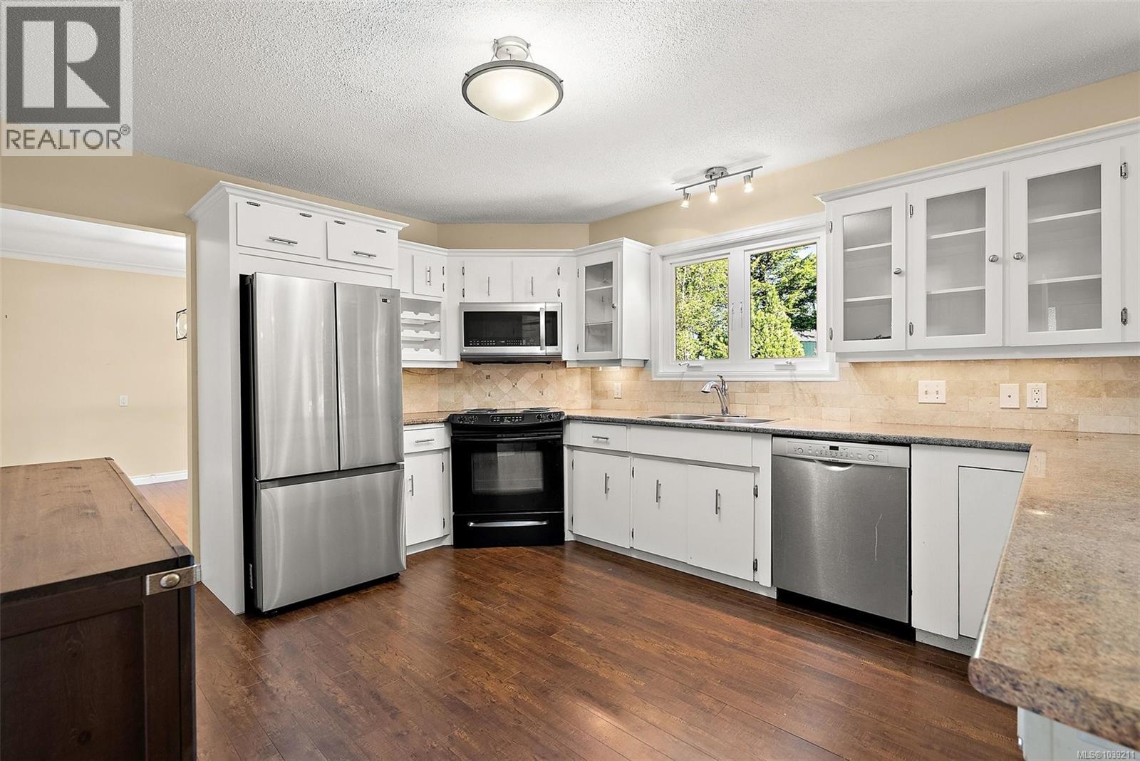 1094 Sluggett Rd - 5