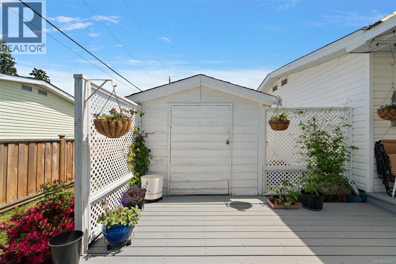 #111 7701 Central Saanich Rd - 21