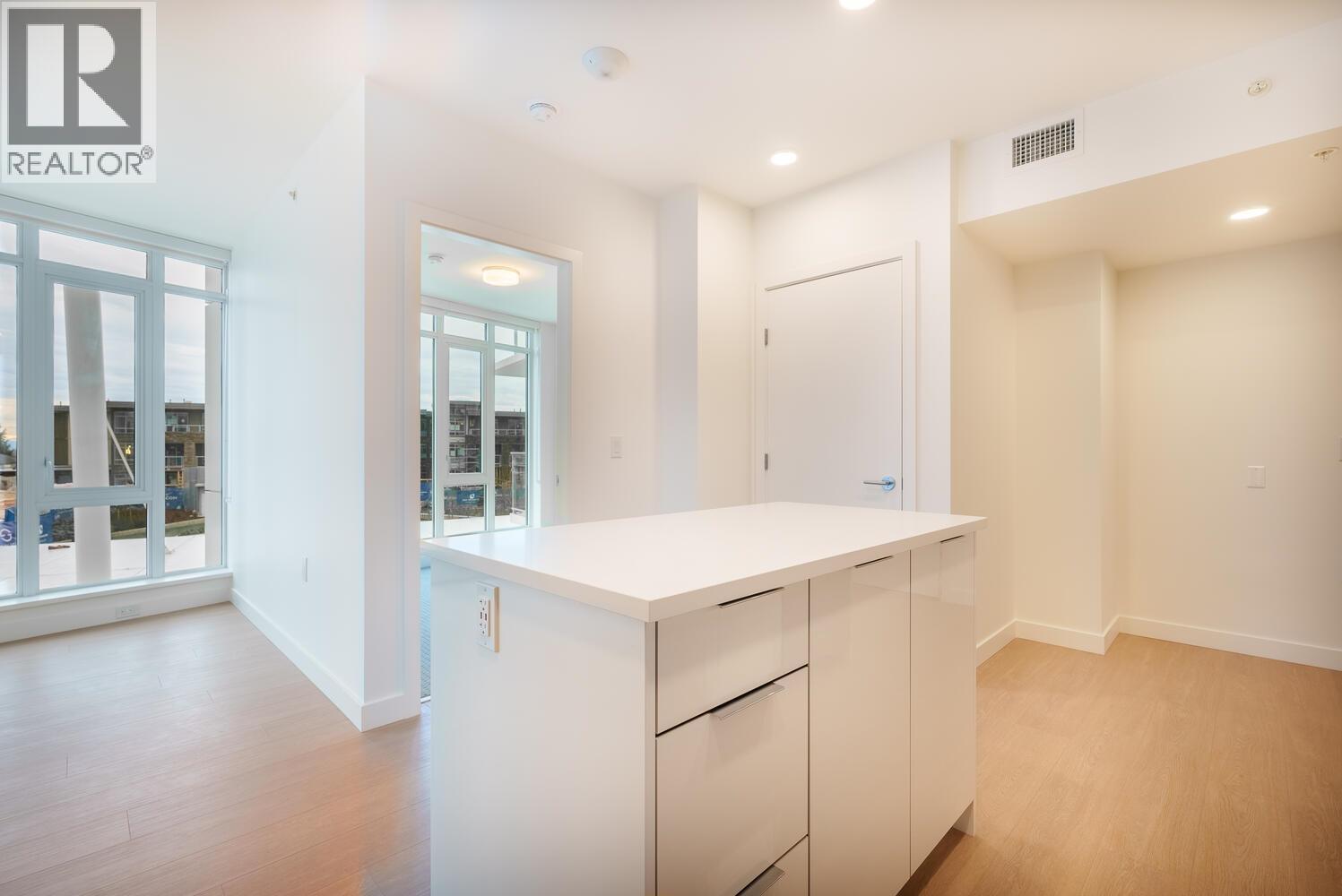 2 Bed, 2 Bath Apartment for Sale in Burnaby – 204 7683 PARK CRESCENT, Burnaby – MLS# R3132469 - Image 10