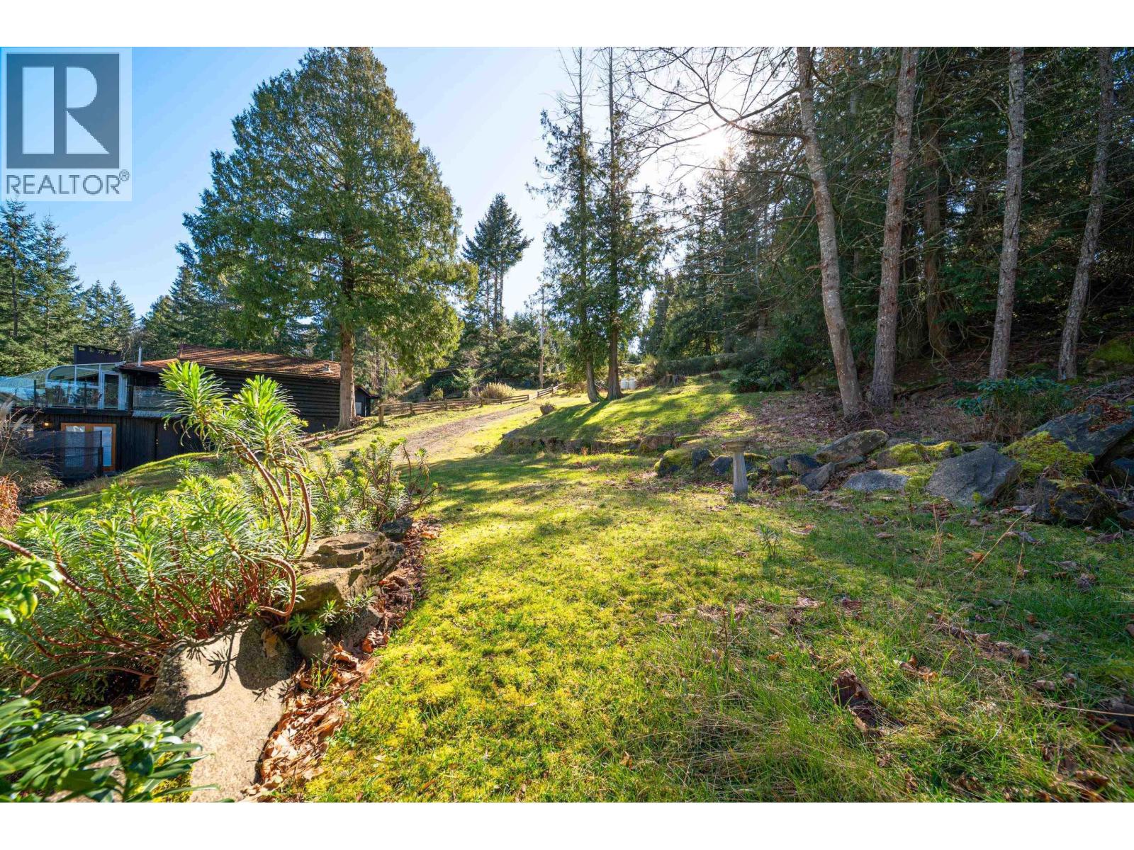 225 MARINERS WAY, Mayne Island