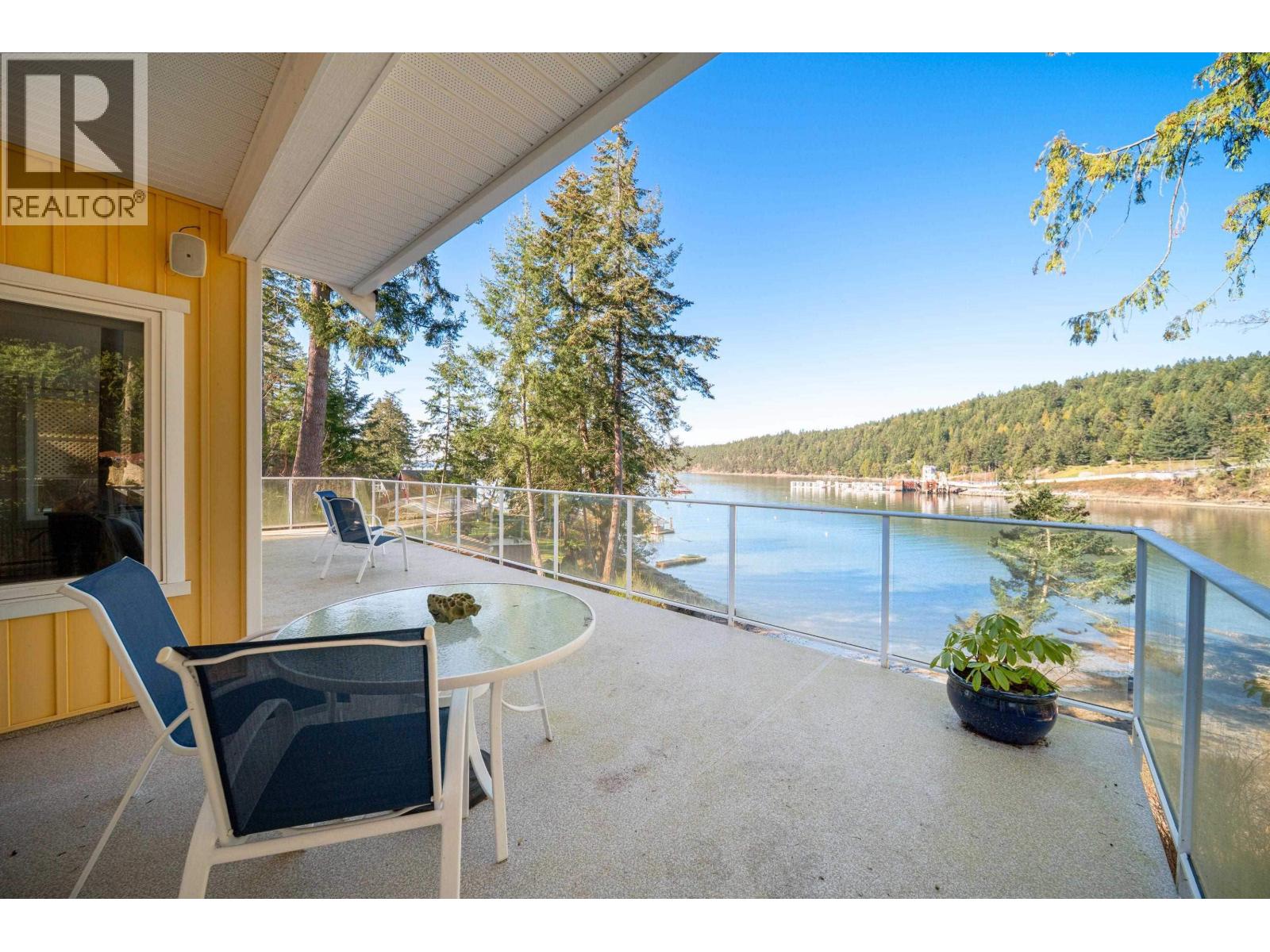 225 MARINERS WAY, Mayne Island