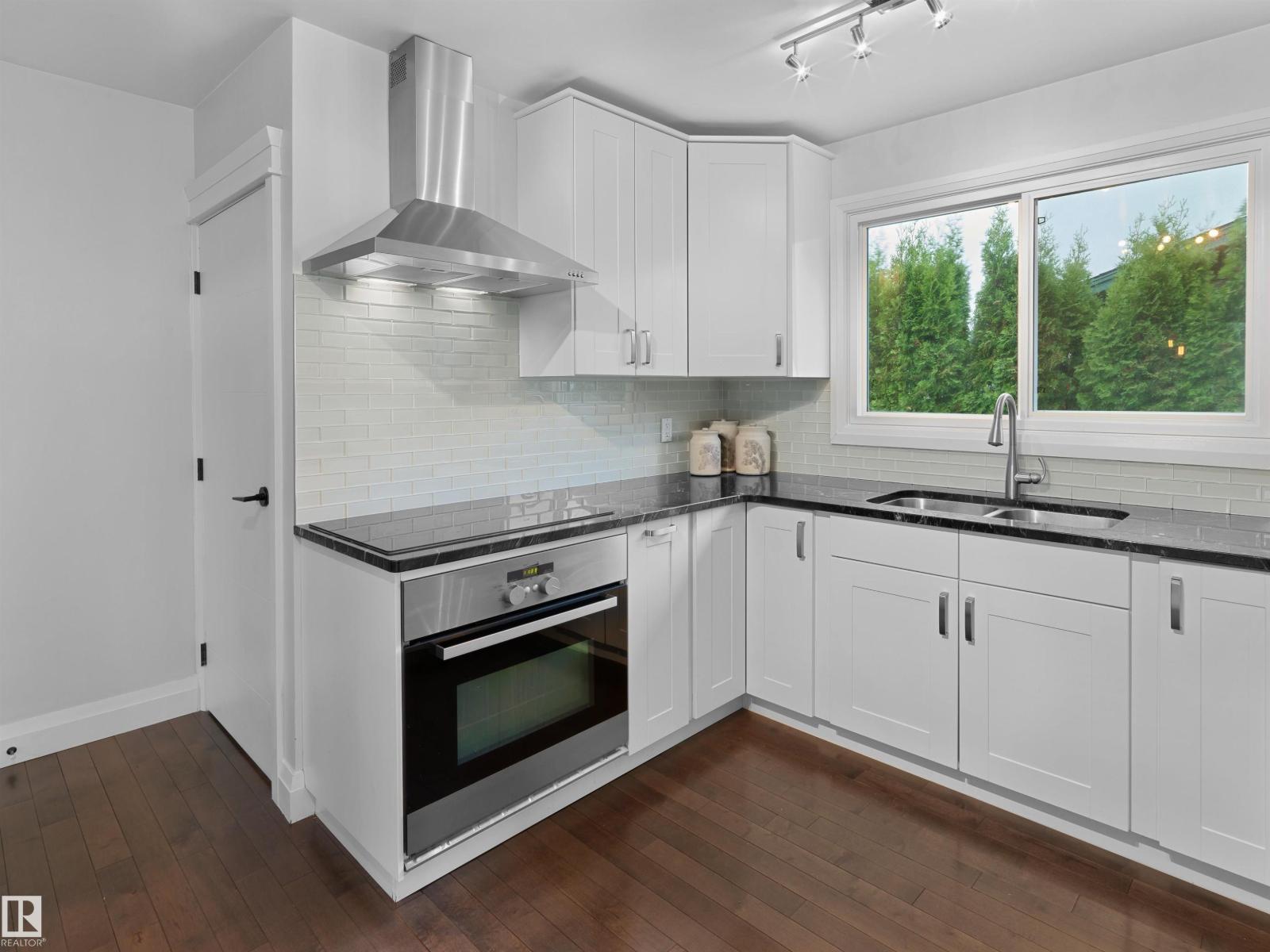 8603 73 ST NW - 11