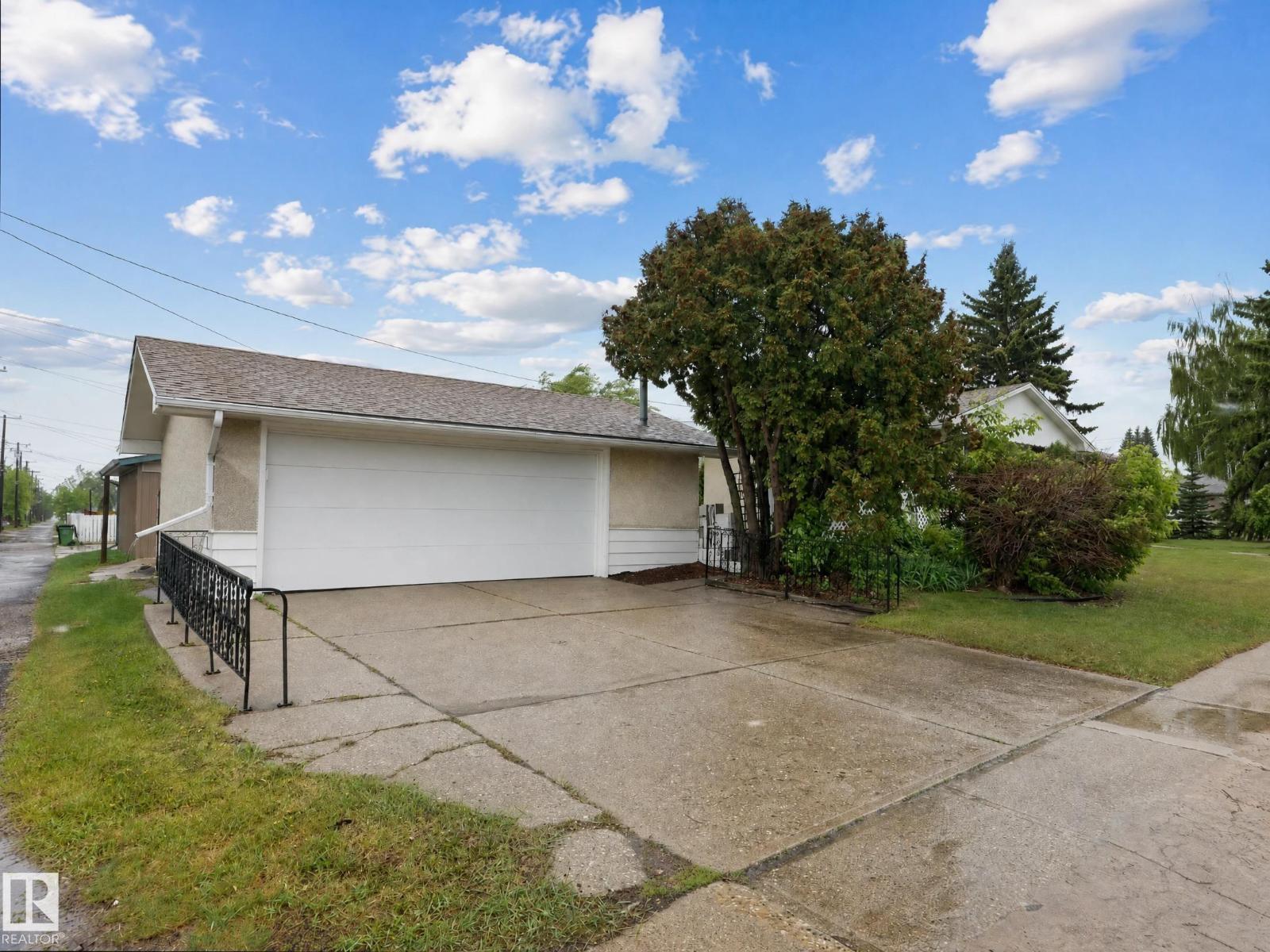 8603 73 ST NW - 28