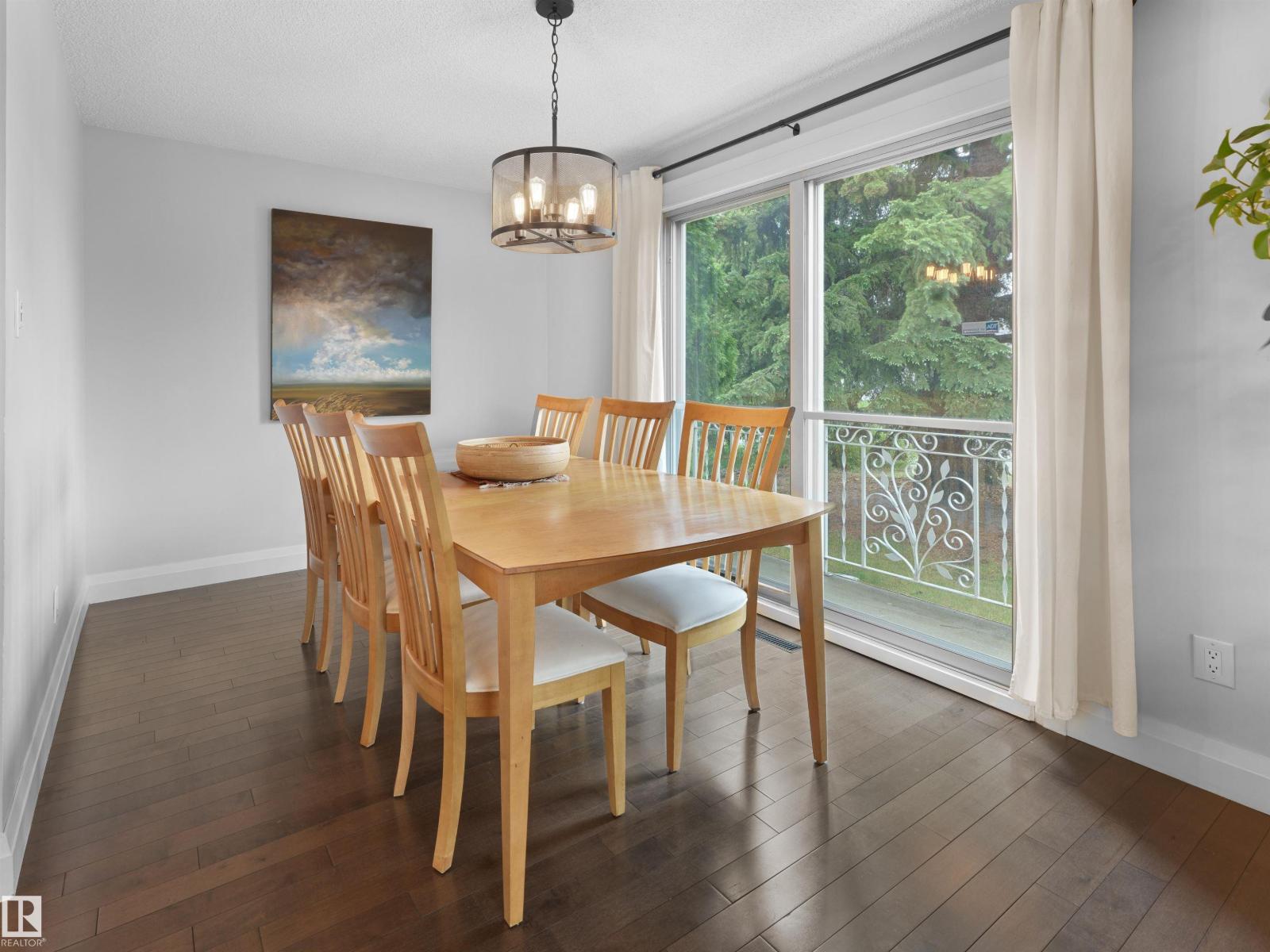 8603 73 ST NW - 7