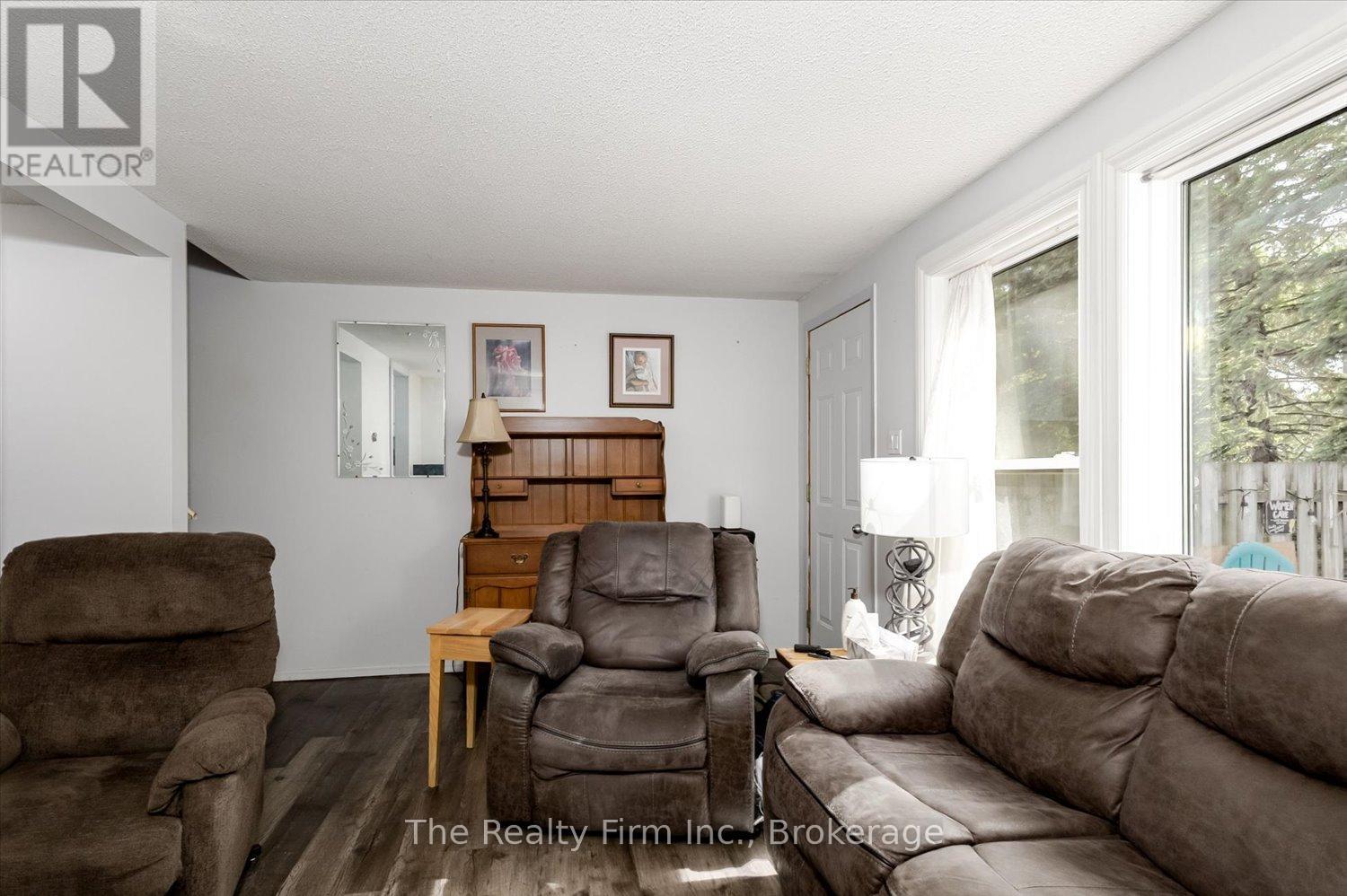 #33 88 AVONWOOD DRIVE - 11