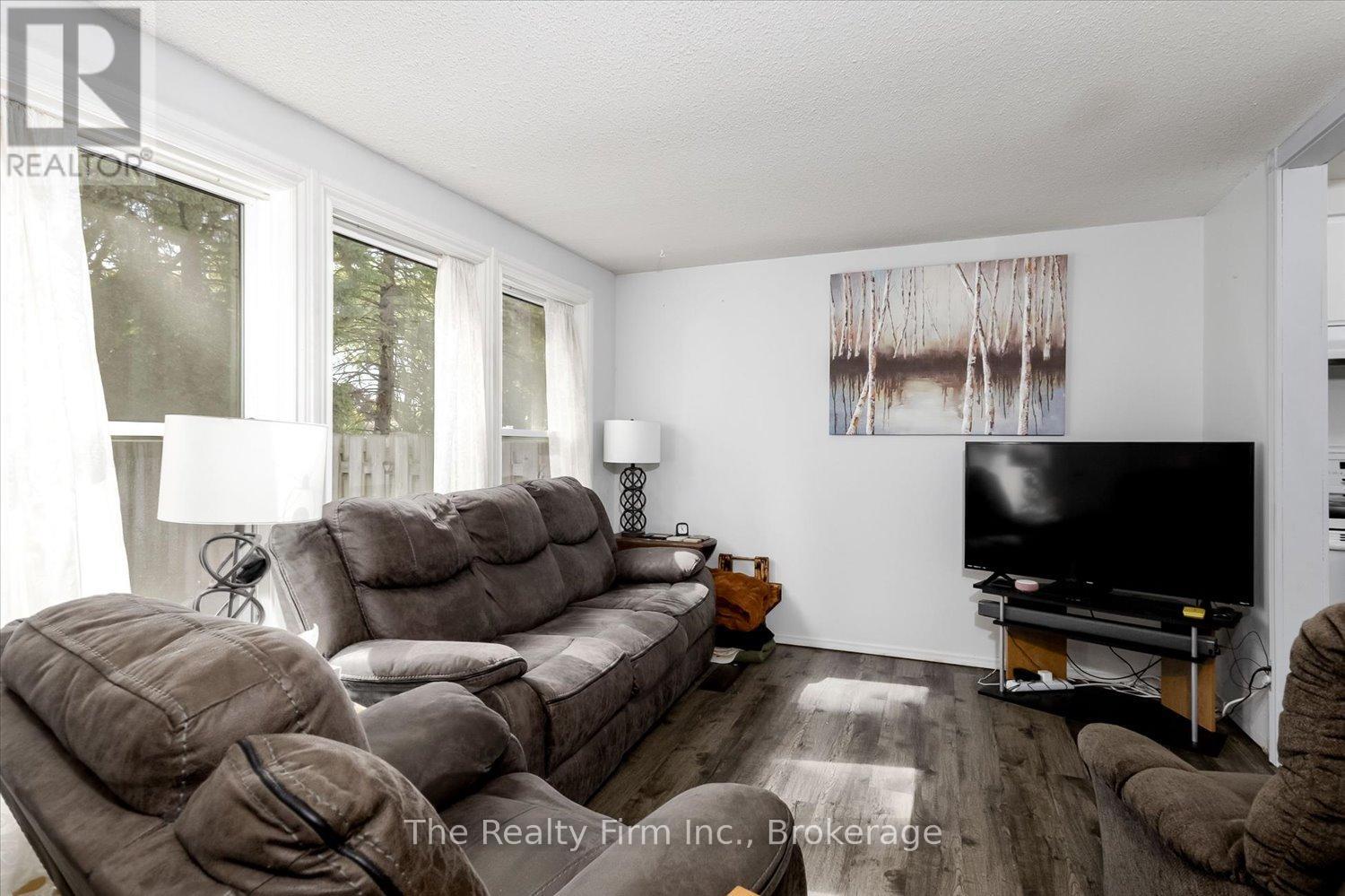 #33 88 AVONWOOD DRIVE - 12