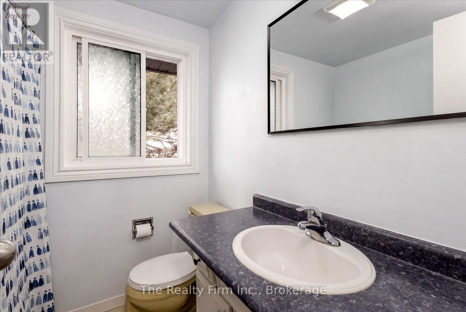 #33 88 AVONWOOD DRIVE - 18