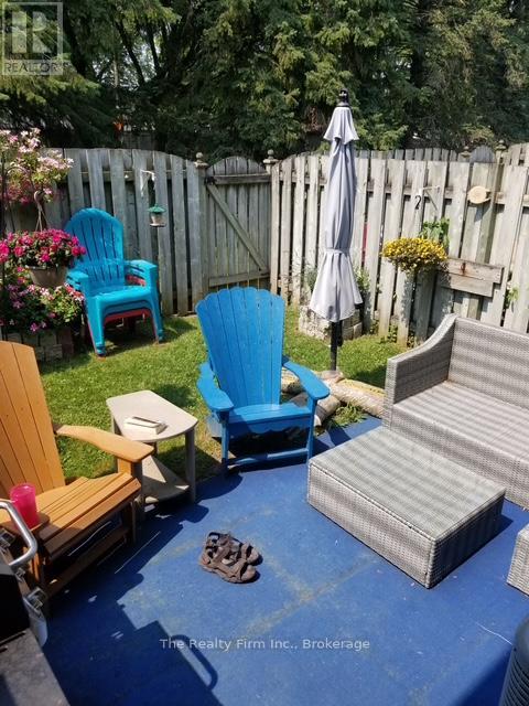 #33 88 AVONWOOD DRIVE - 22