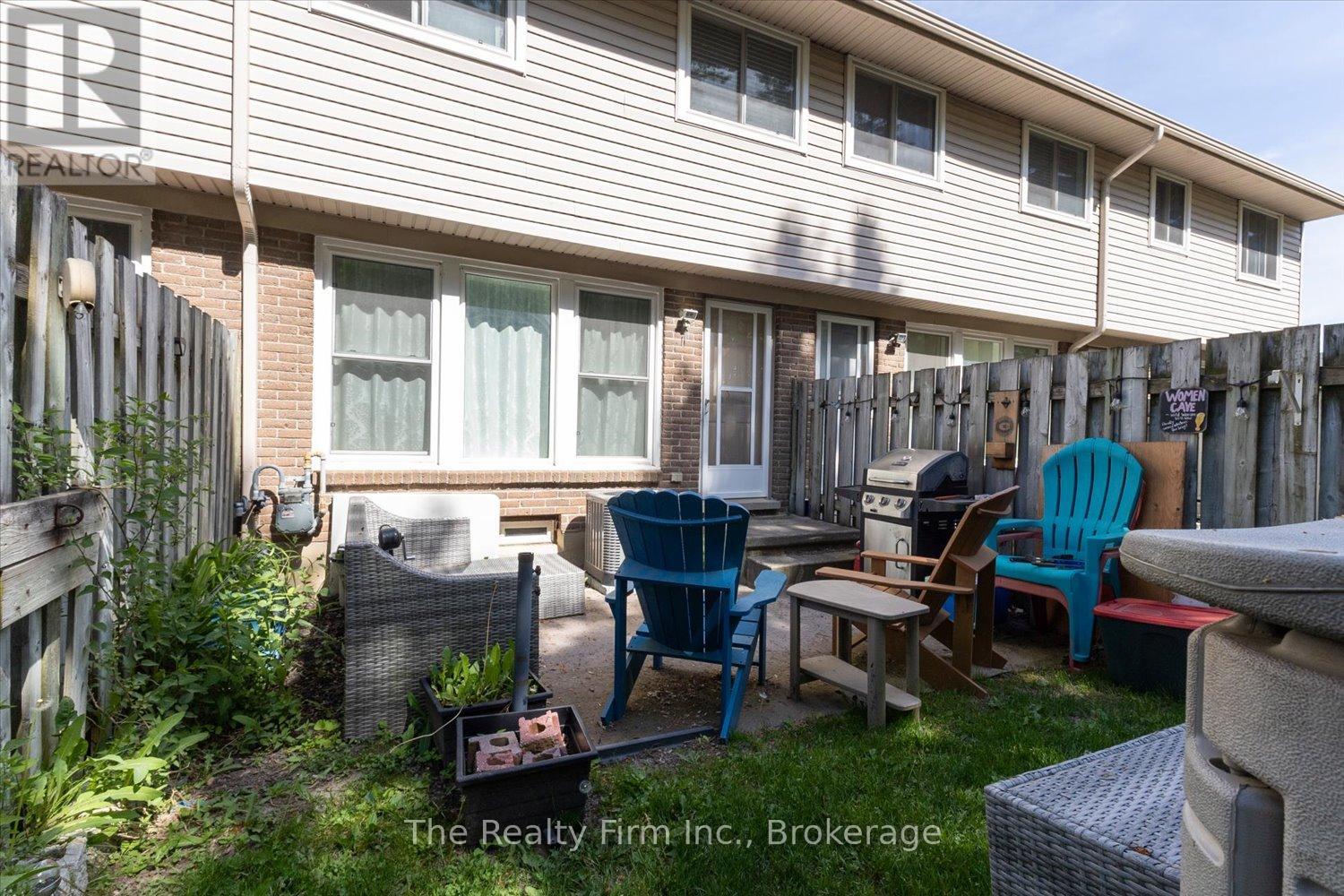 #33 88 AVONWOOD DRIVE - 24
