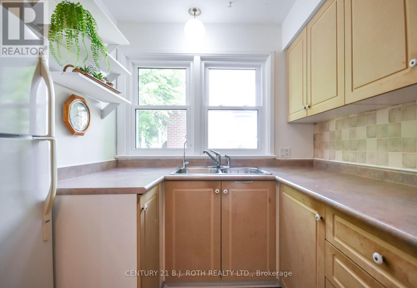 223 WELLINGTON STREET E - 10