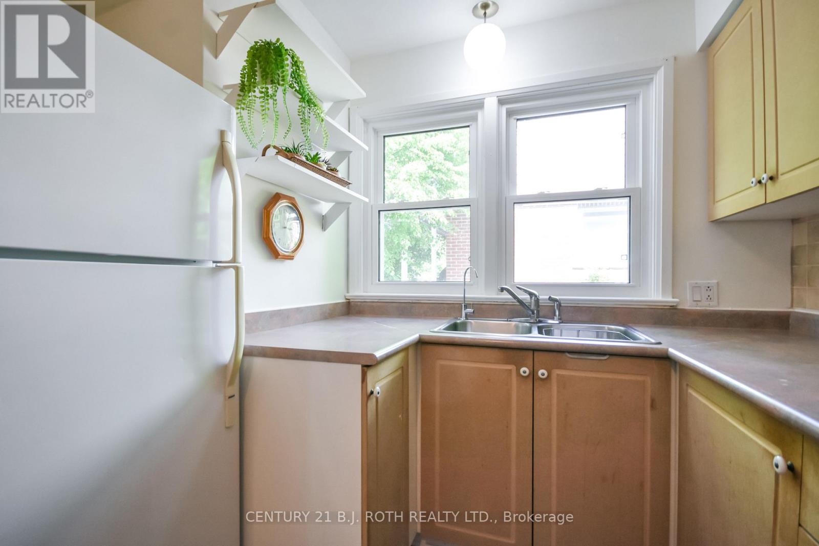 223 WELLINGTON STREET E - 13