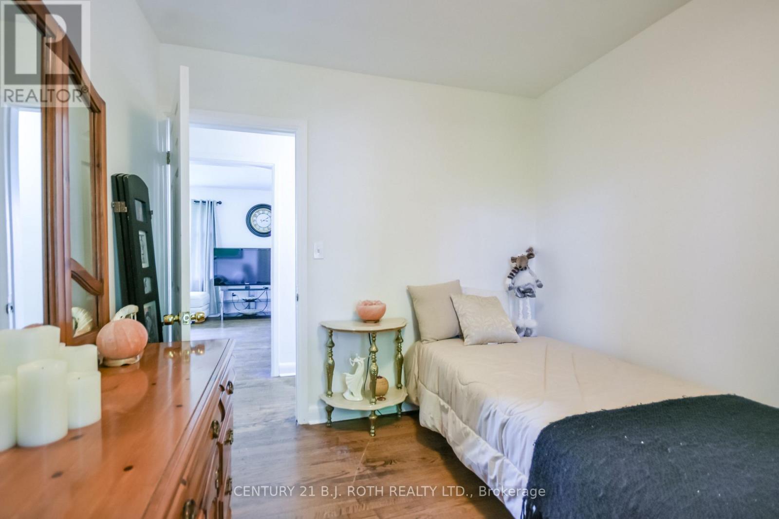 223 WELLINGTON STREET E - 20