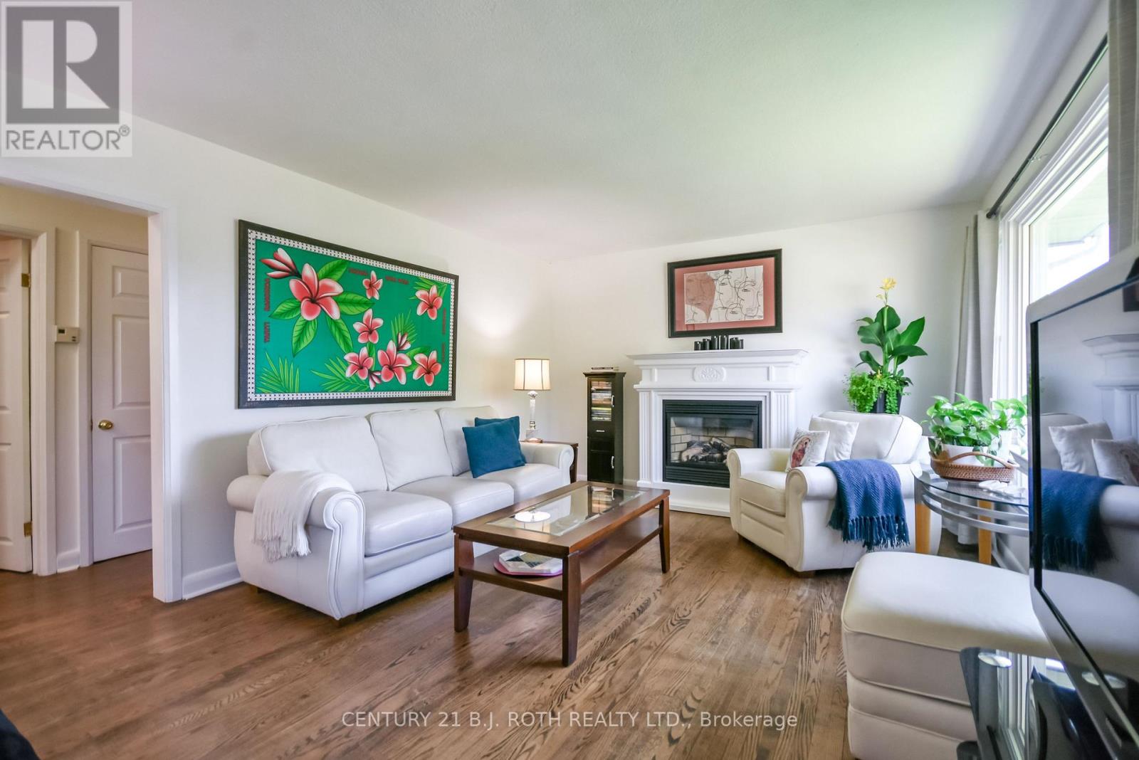 223 WELLINGTON STREET E - 3