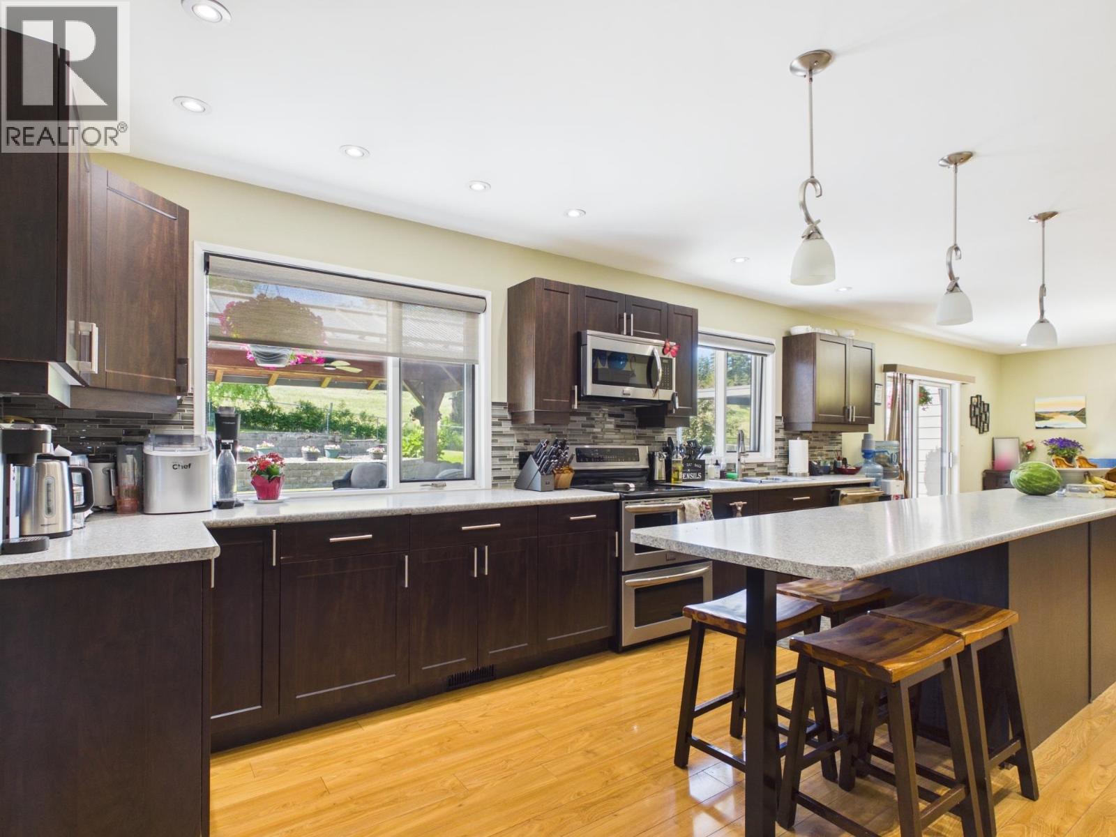 33 FAIRVIEW DRIVE - 5