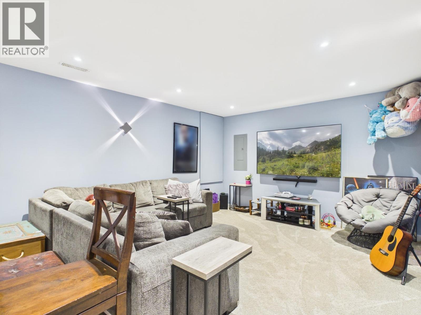 33 FAIRVIEW DRIVE - 24