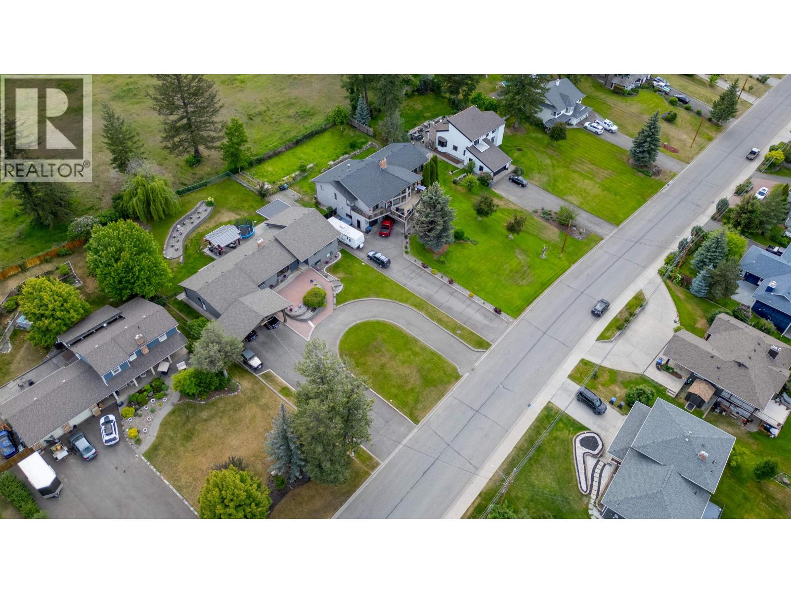 33 FAIRVIEW DRIVE - 37