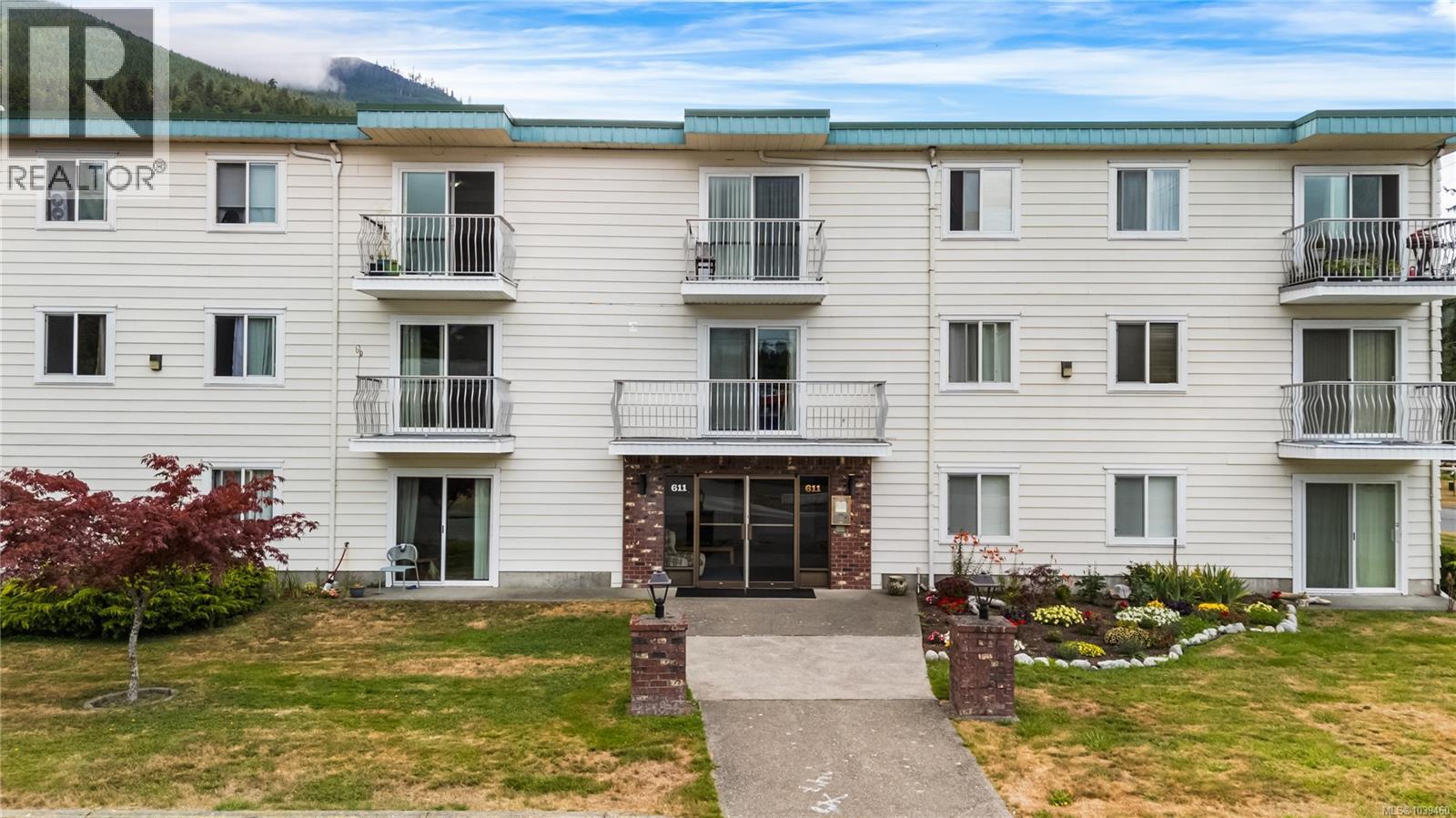 #304 611 MacMillan Dr - 1