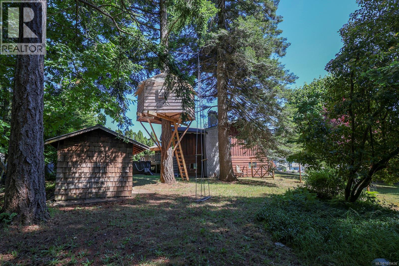 611 Crestview Dr - 4