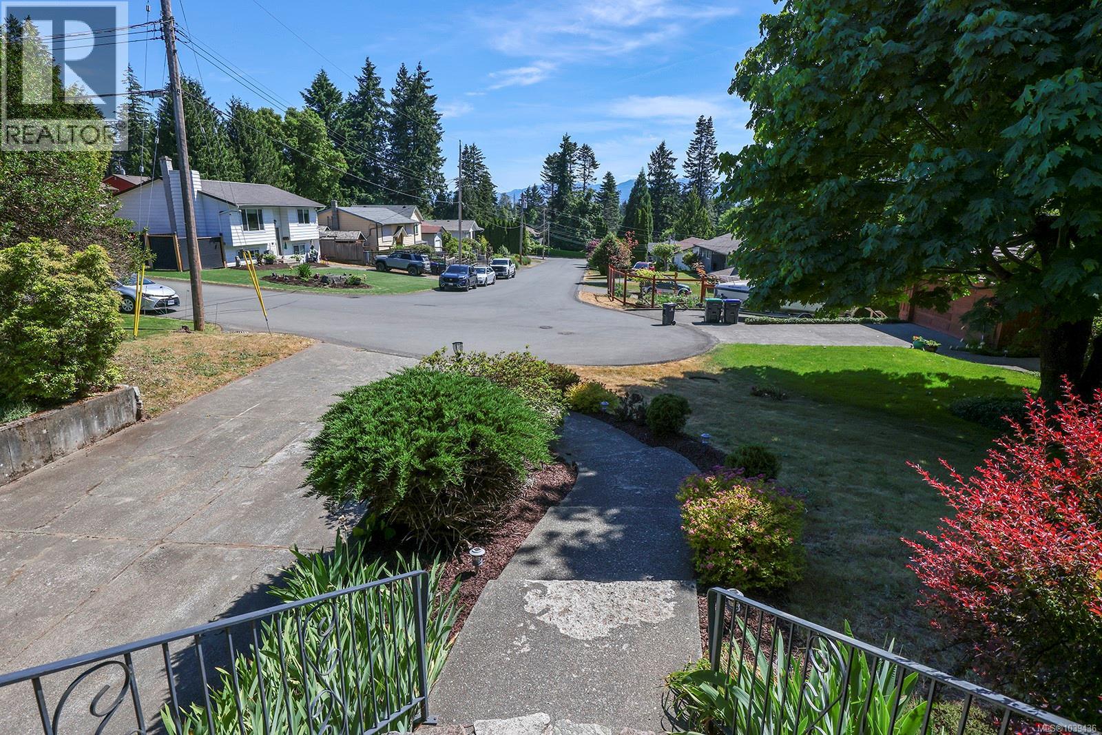 611 Crestview Dr - 7