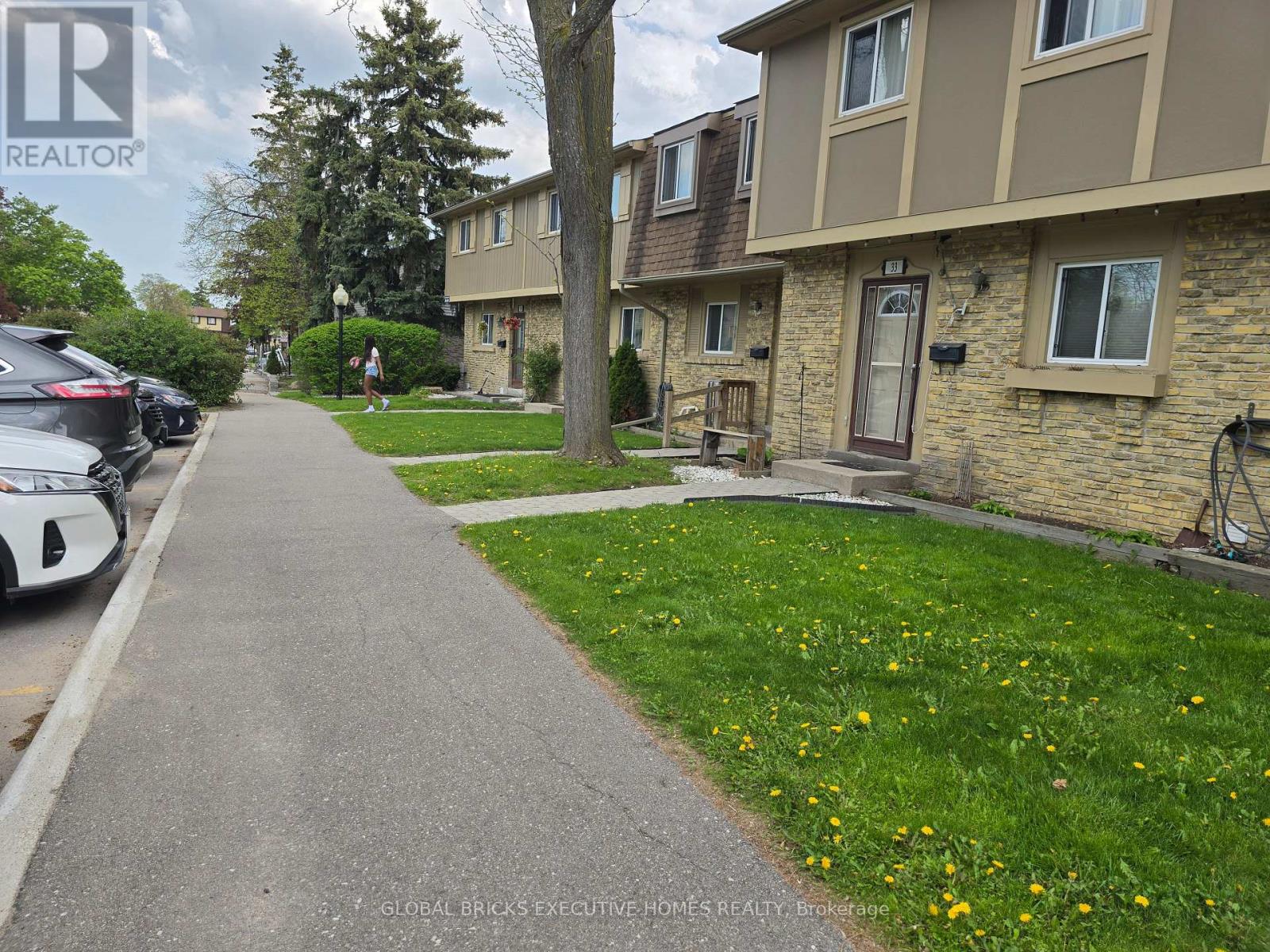 #34 57 HANSEN ROAD N - 2