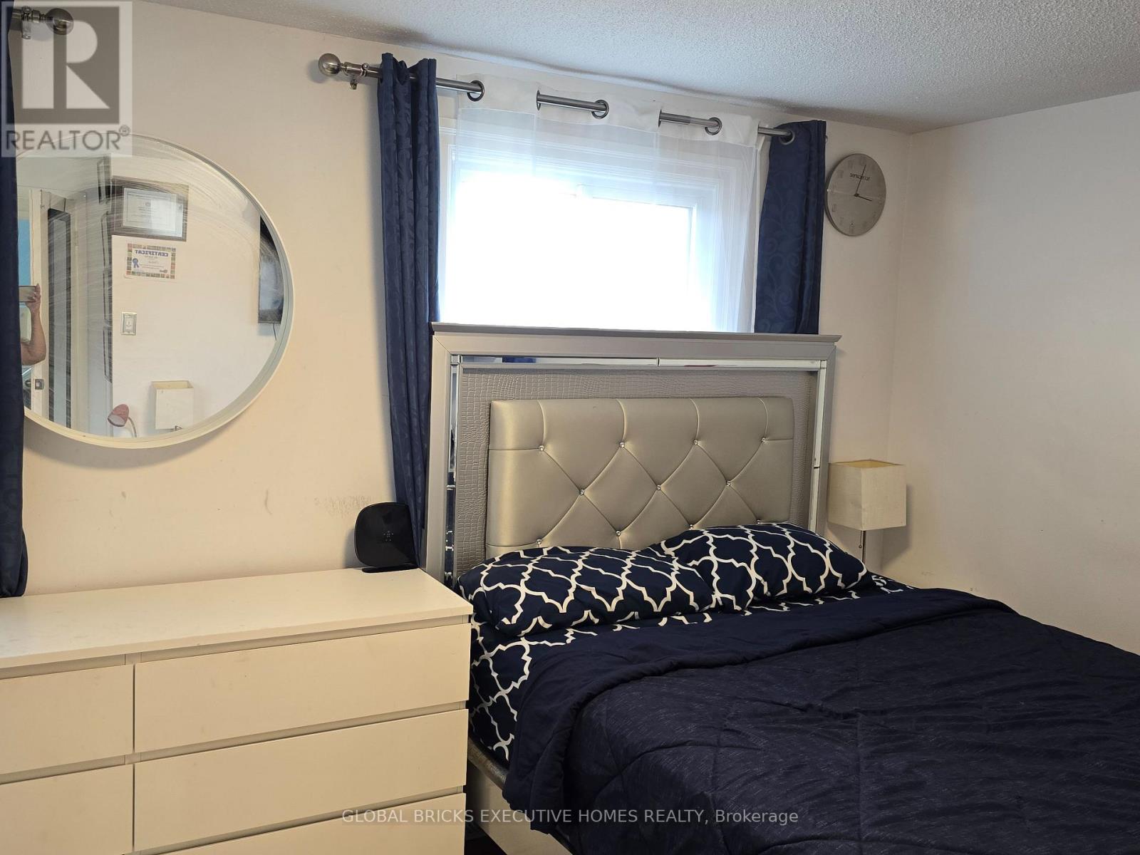 #34 57 HANSEN ROAD N - 24