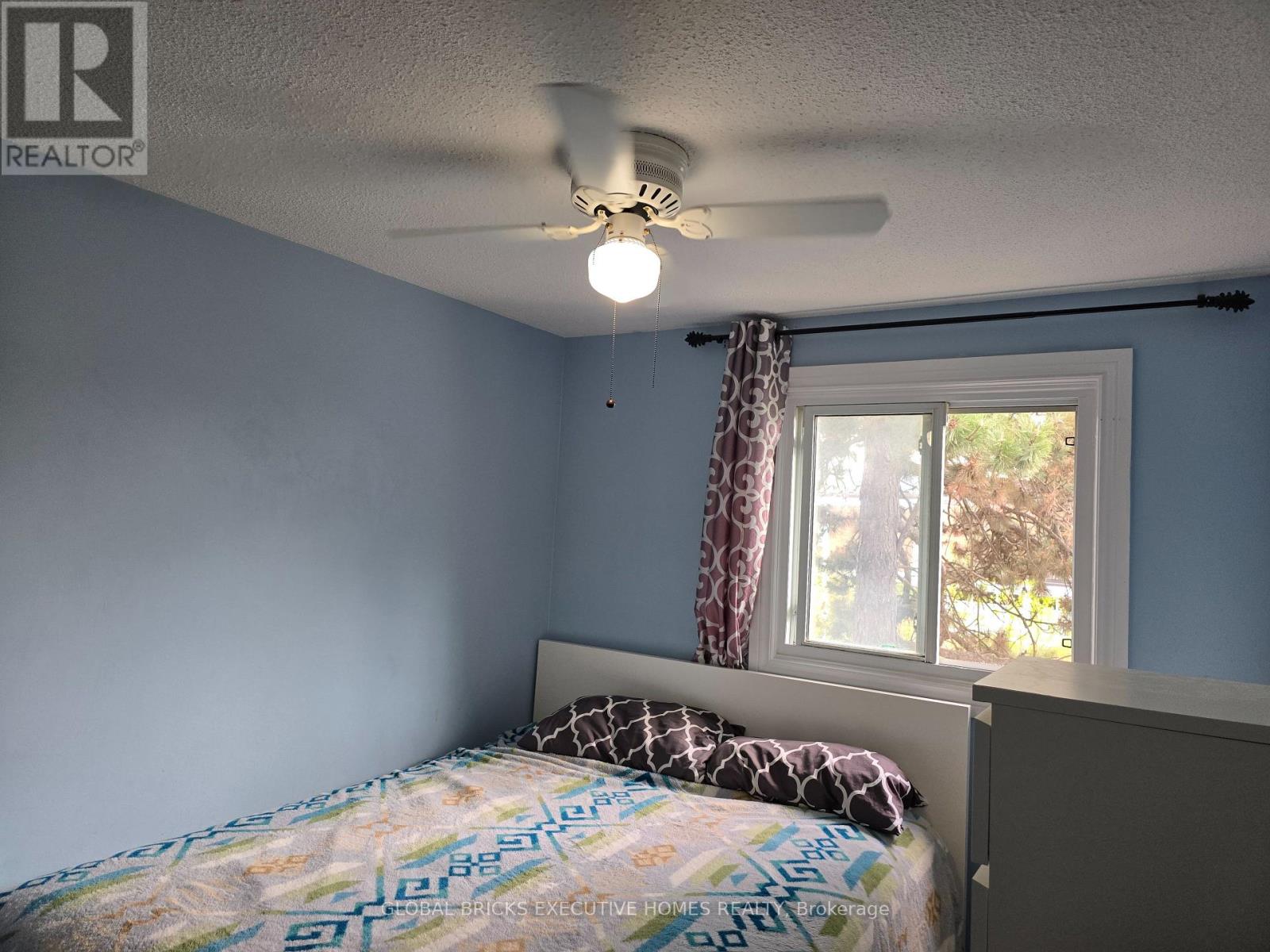 #34 57 HANSEN ROAD N - 30