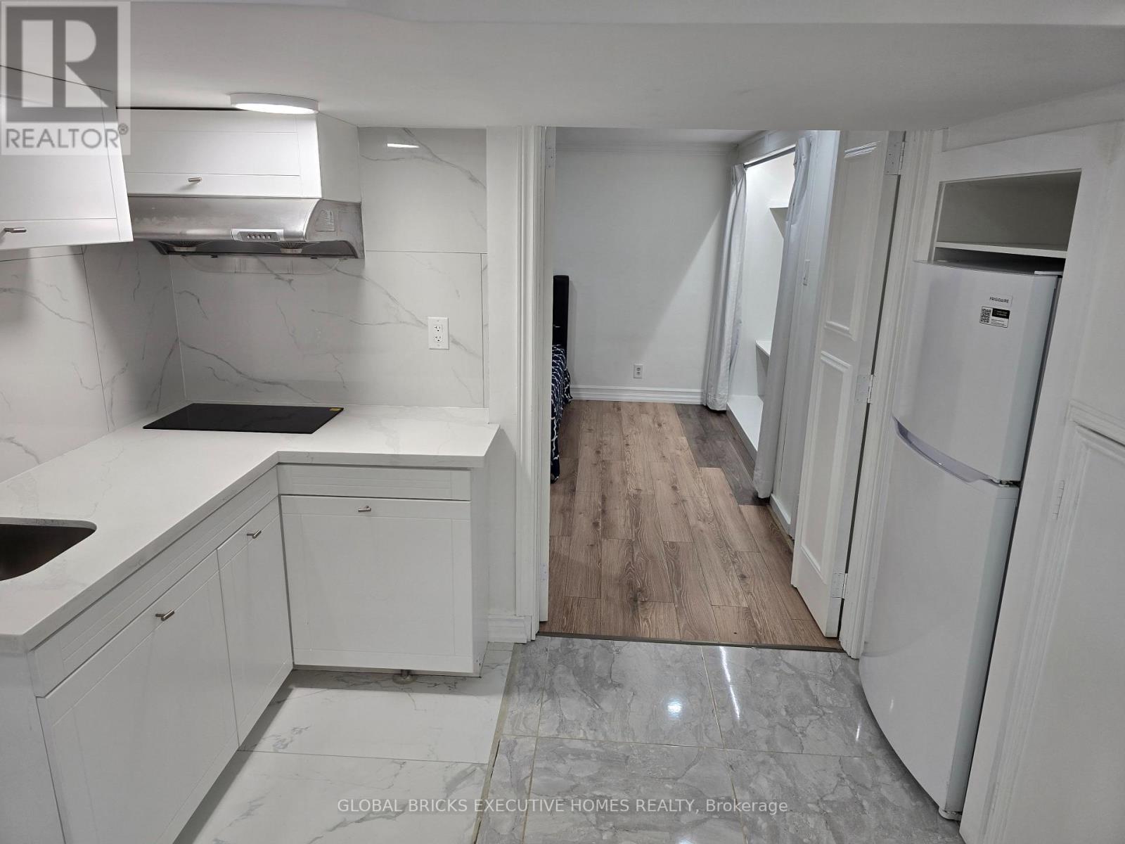 #34 57 HANSEN ROAD N - 45