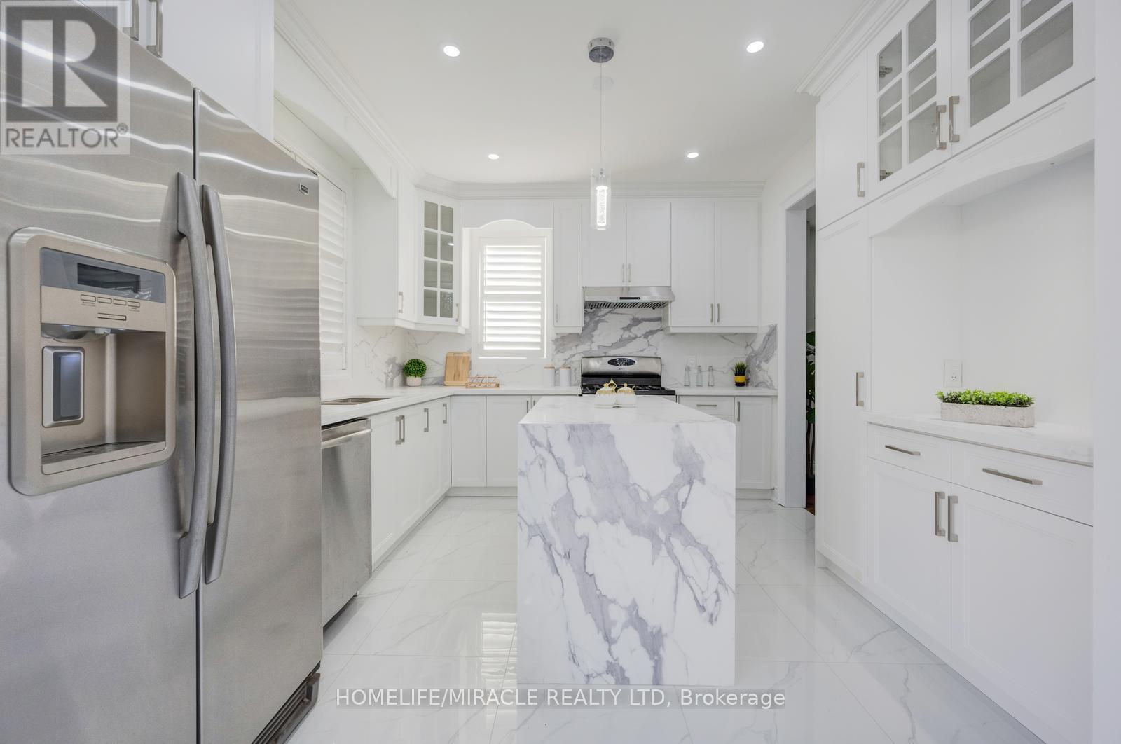 17 LATANIA BOULEVARD - 18