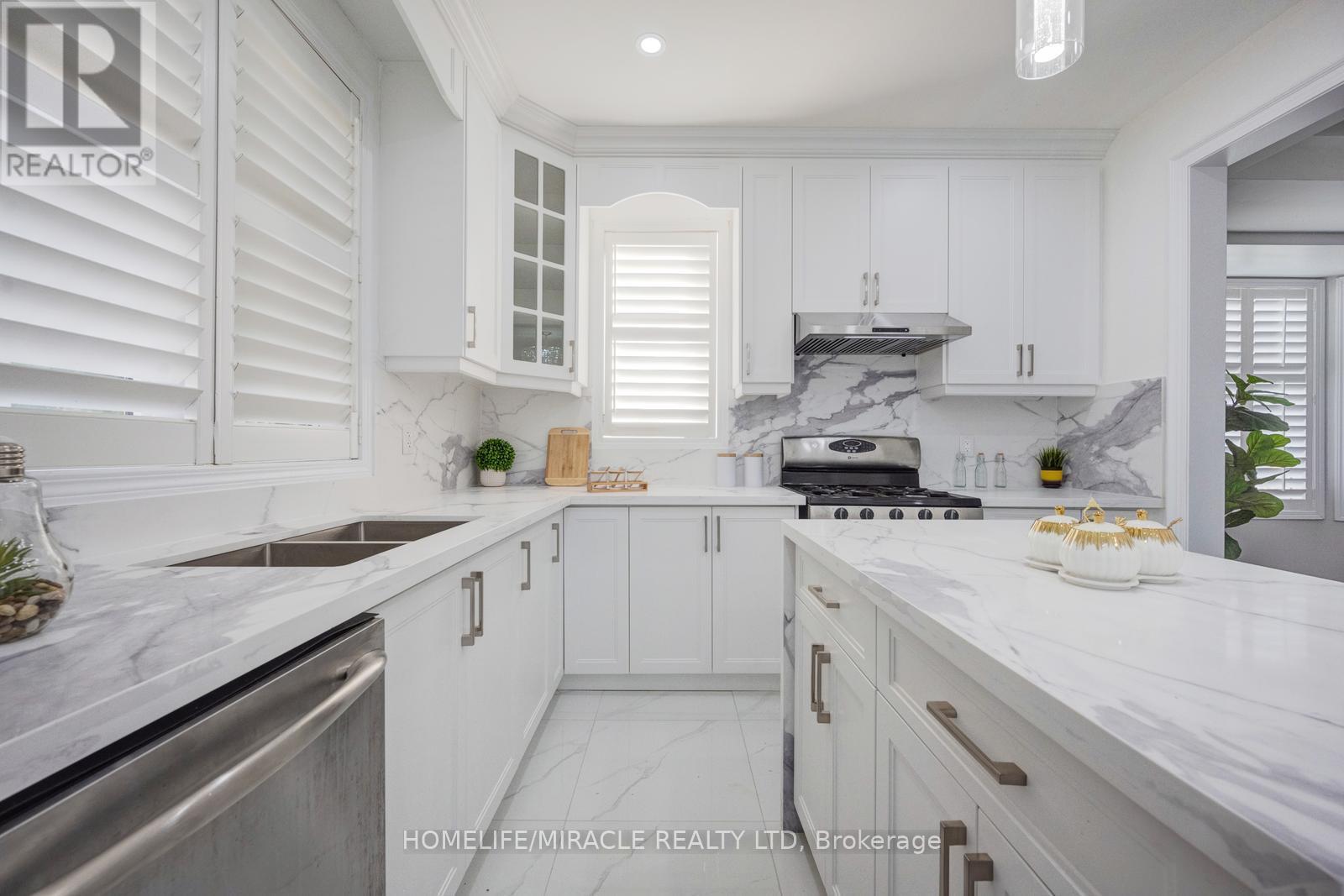 17 LATANIA BOULEVARD - 19