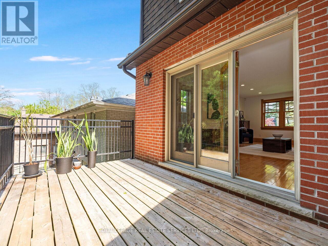 54 OAKFIELD DRIVE - 11