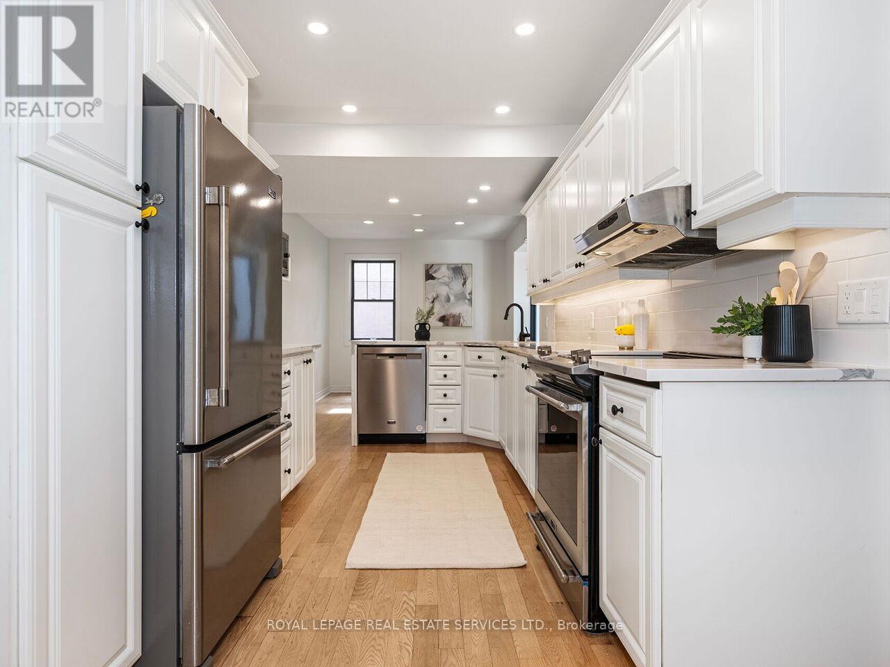 54 OAKFIELD DRIVE - 12
