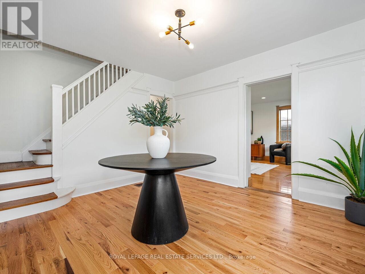54 OAKFIELD DRIVE - 17
