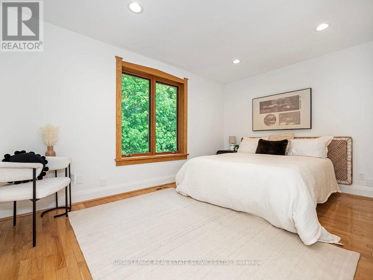 54 OAKFIELD DRIVE - 18