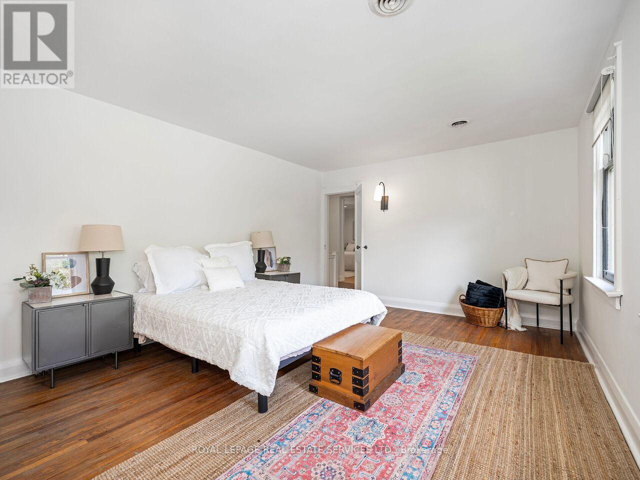 54 OAKFIELD DRIVE - 24