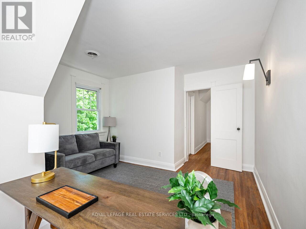 54 OAKFIELD DRIVE - 27