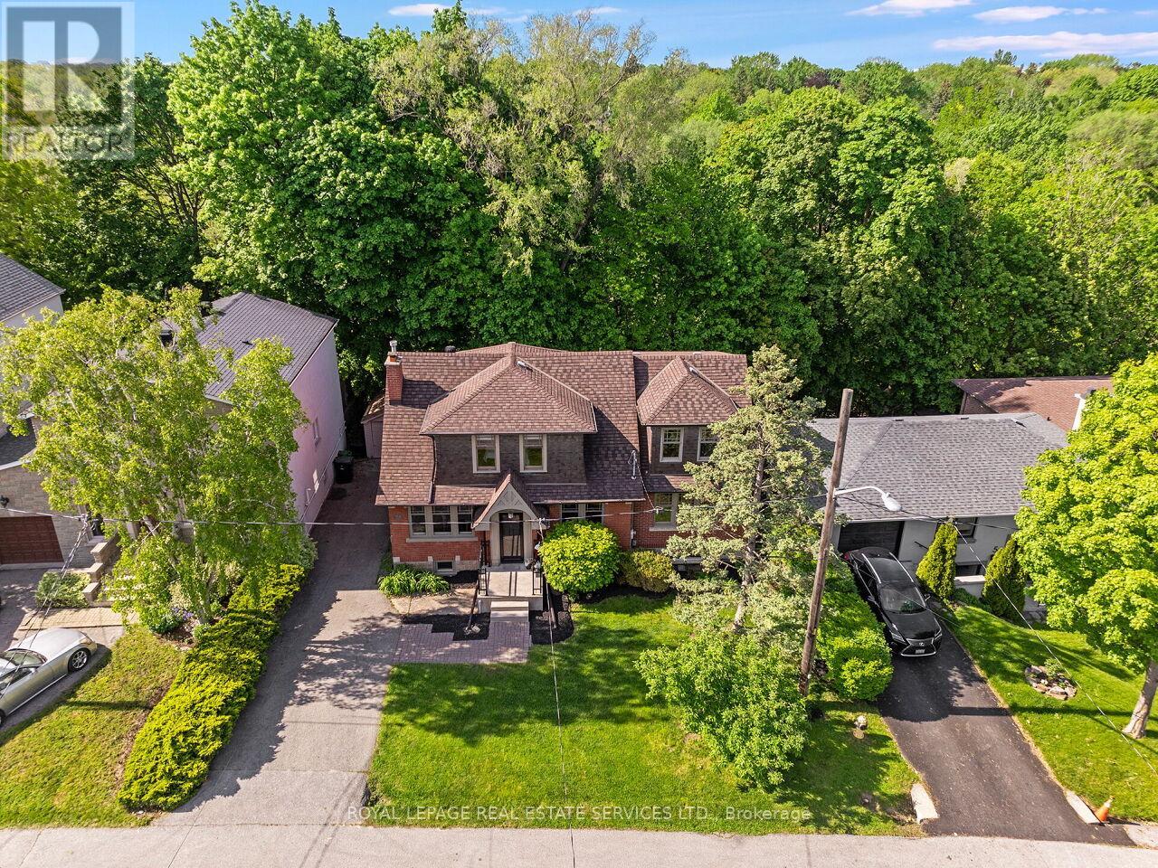 54 OAKFIELD DRIVE - 37