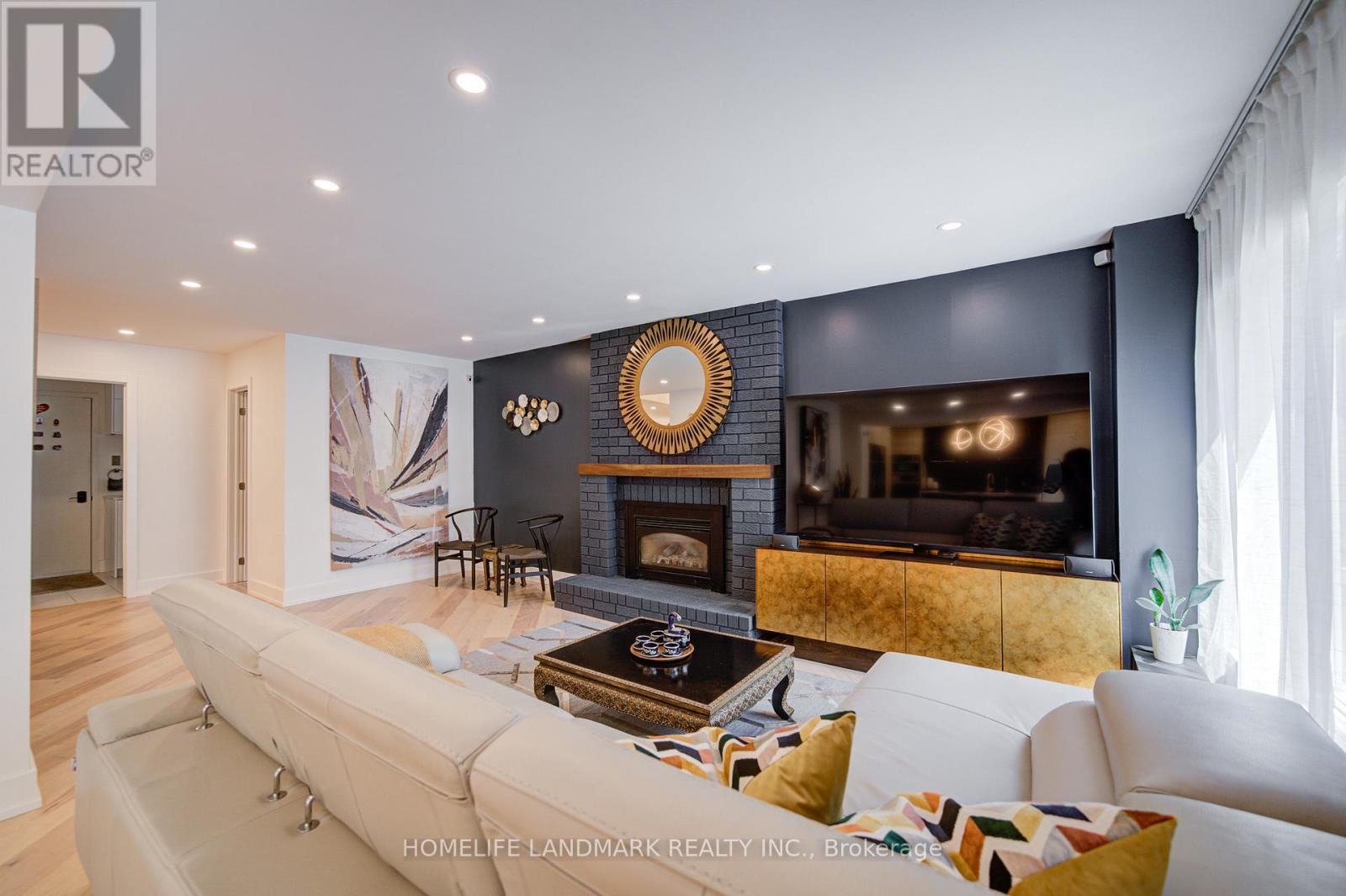 1360 OLD ENGLISH LANE - 19