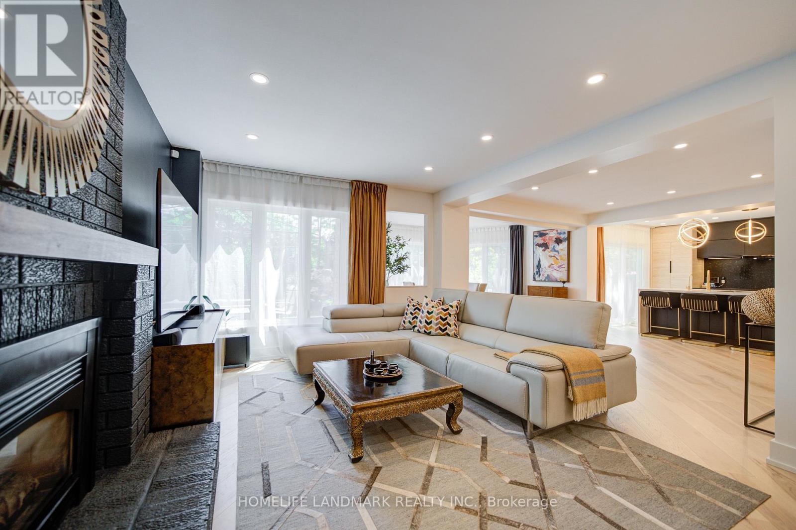 1360 OLD ENGLISH LANE - 21