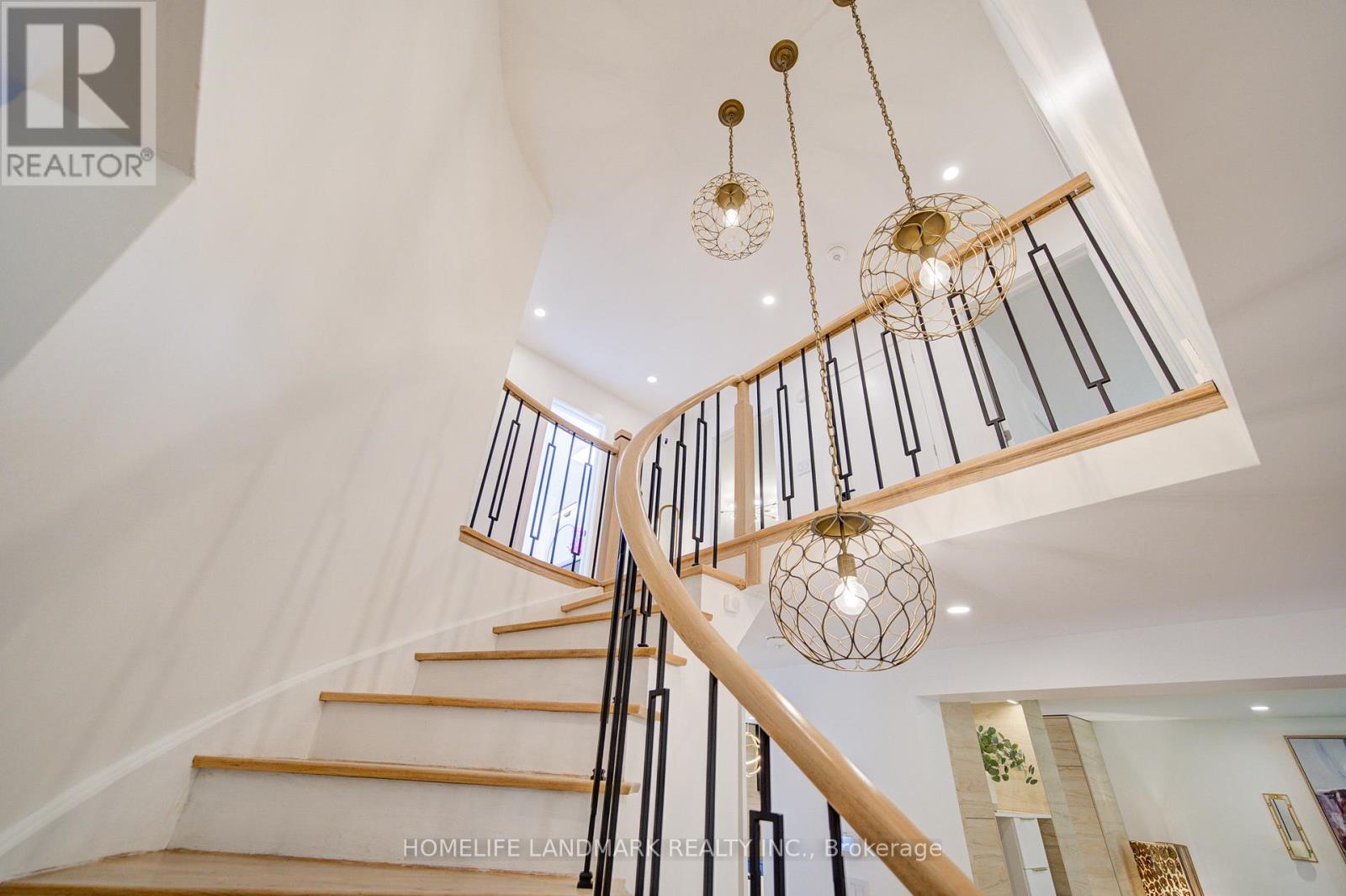 1360 OLD ENGLISH LANE - 26