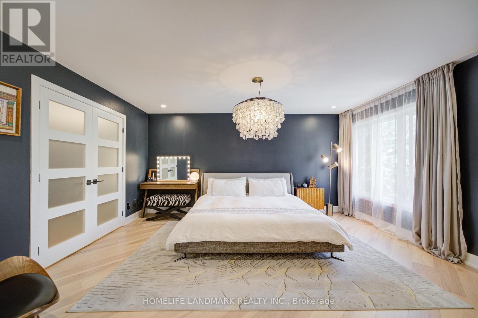 1360 OLD ENGLISH LANE - 27