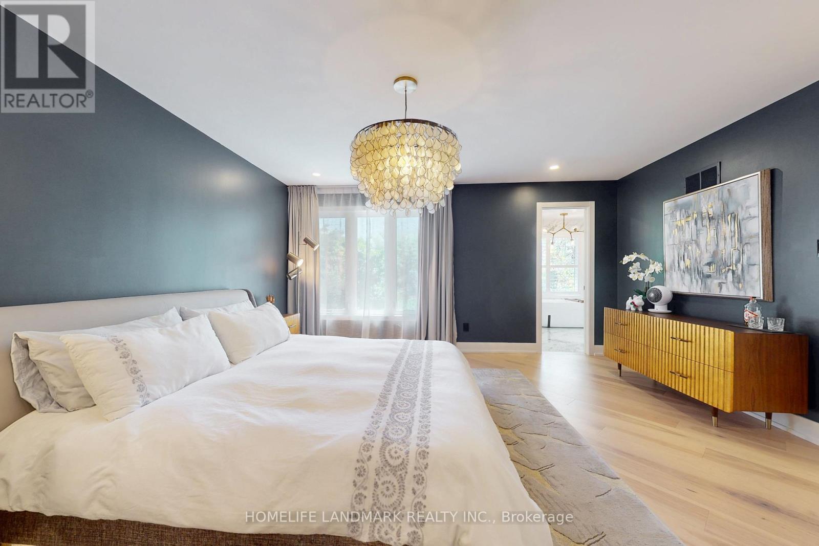 1360 OLD ENGLISH LANE - 28