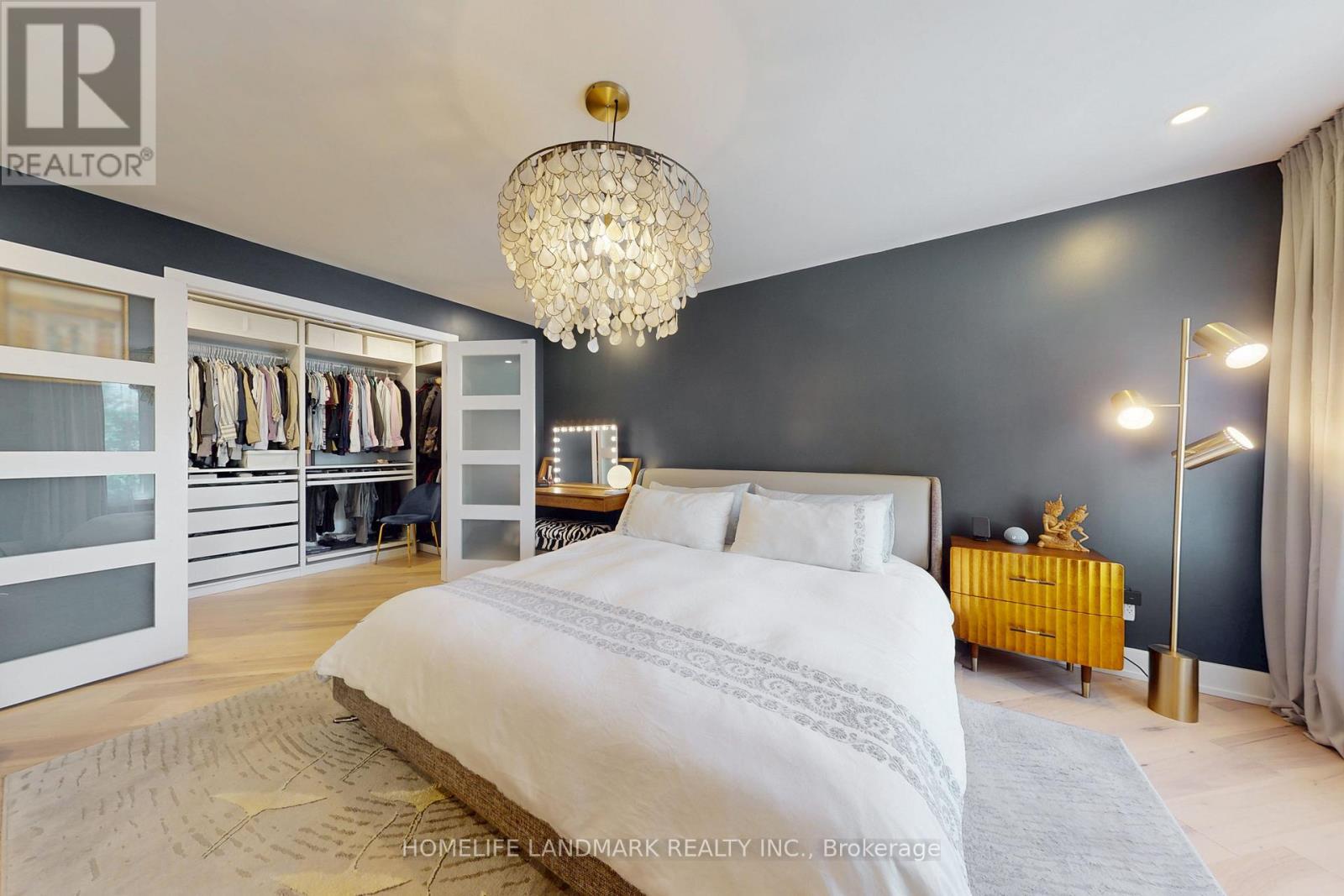 1360 OLD ENGLISH LANE - 29