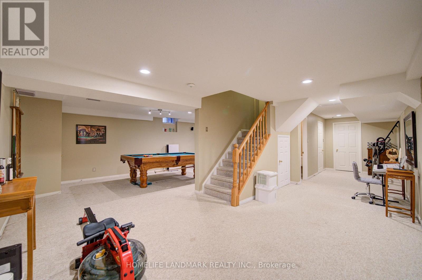 1360 OLD ENGLISH LANE - 43