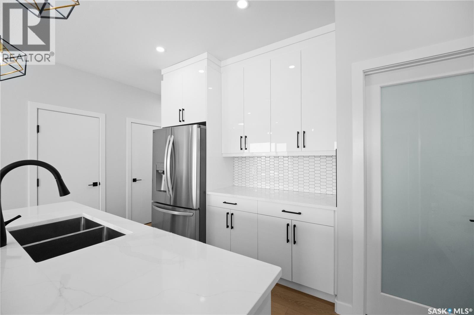 243 Leskiw LANE - 7