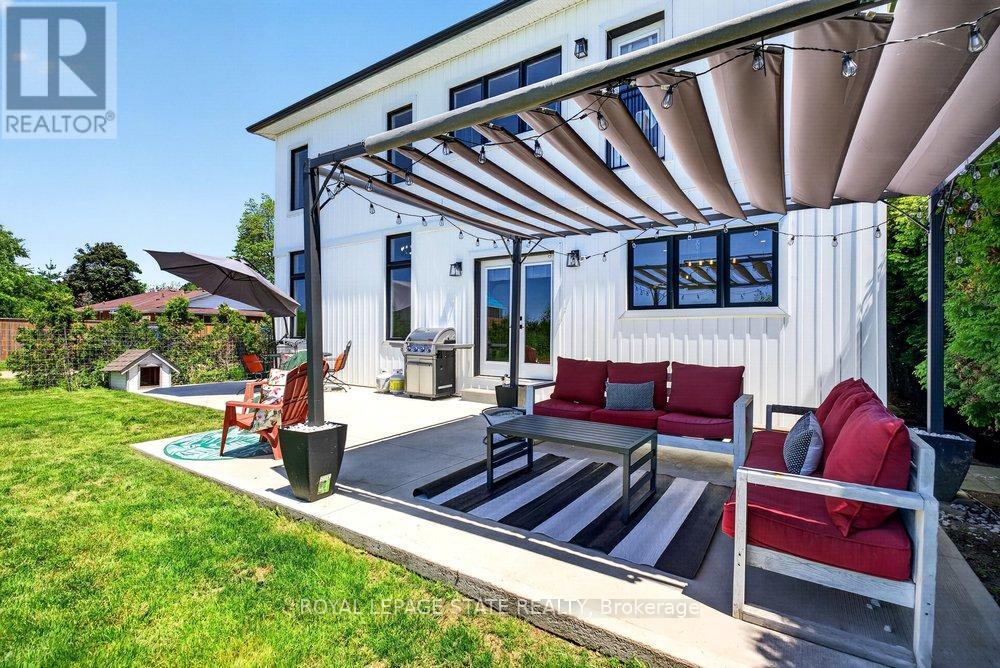 4286 VICTORIA AVENUE - 37
