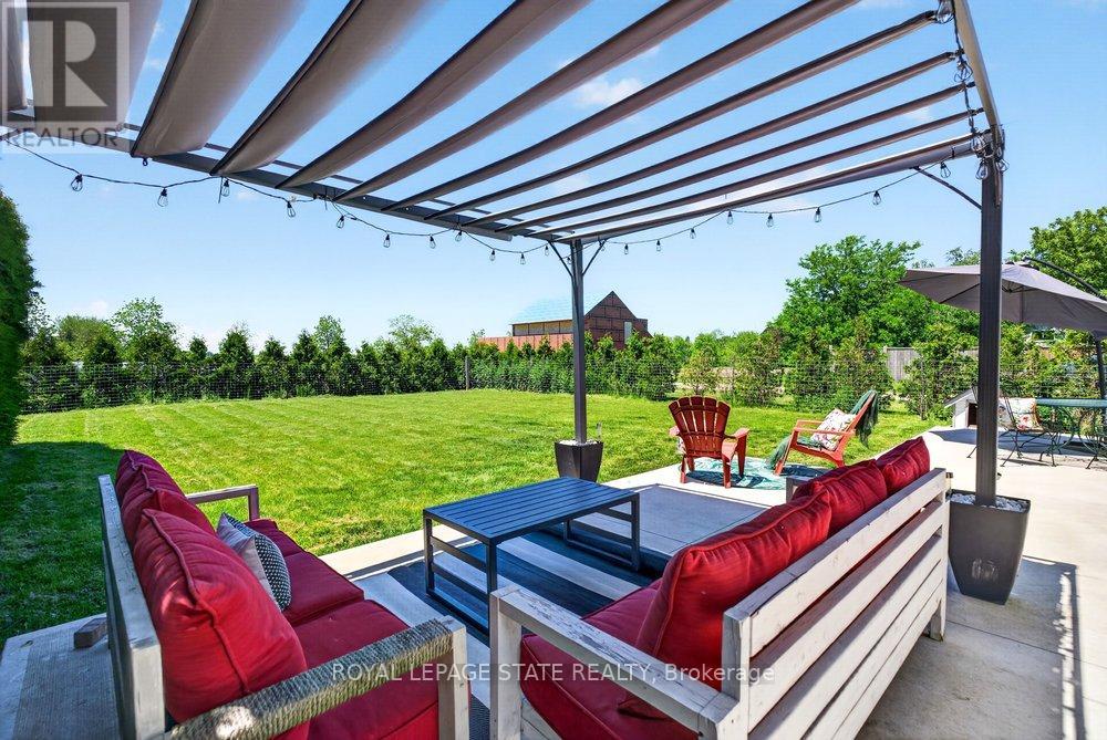 4286 VICTORIA AVENUE - 38