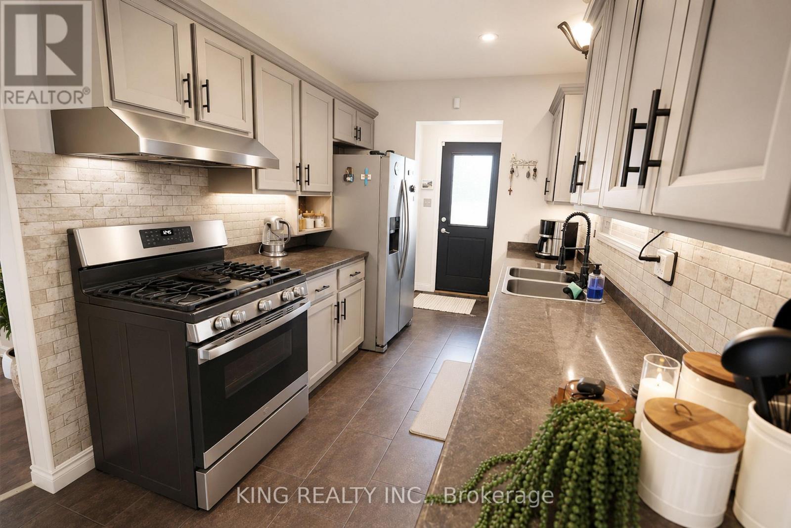 2613 CARISSA AVENUE - 6