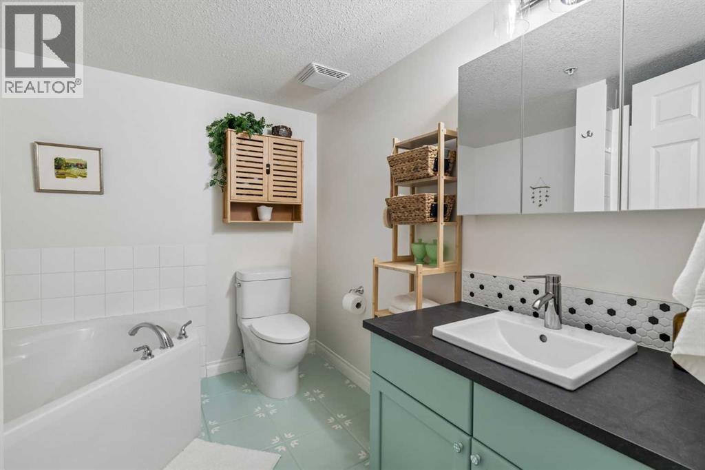 #310 1631 28 Avenue SW - 8