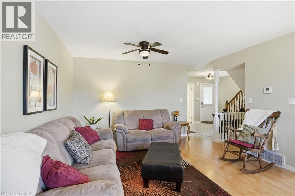 16 WOODLAND Drive - 12